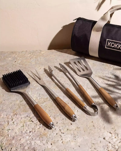 Set di 4 utensili in acciaio inox e acacia