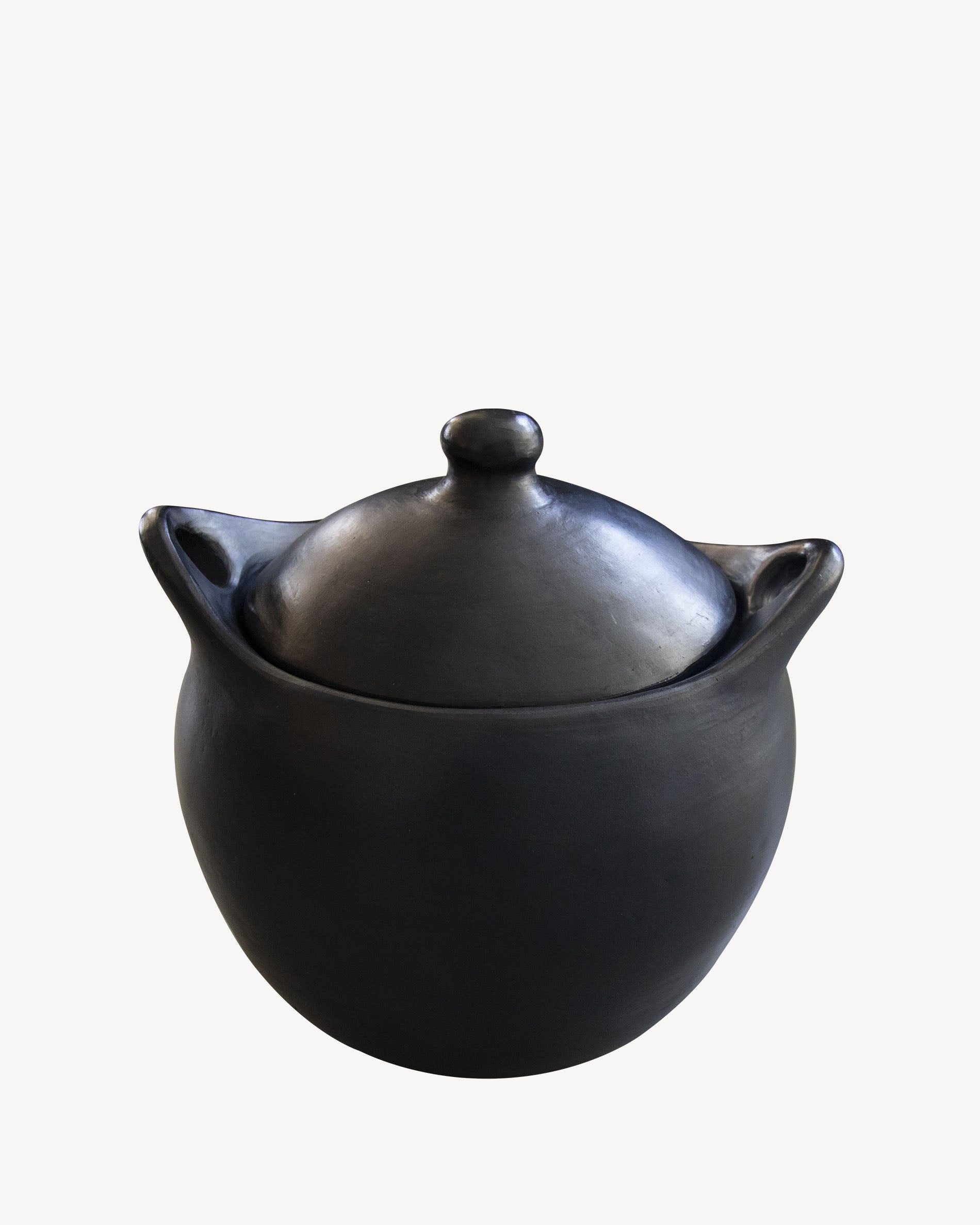 Cocotte alta rotonda in argilla nera Chamba