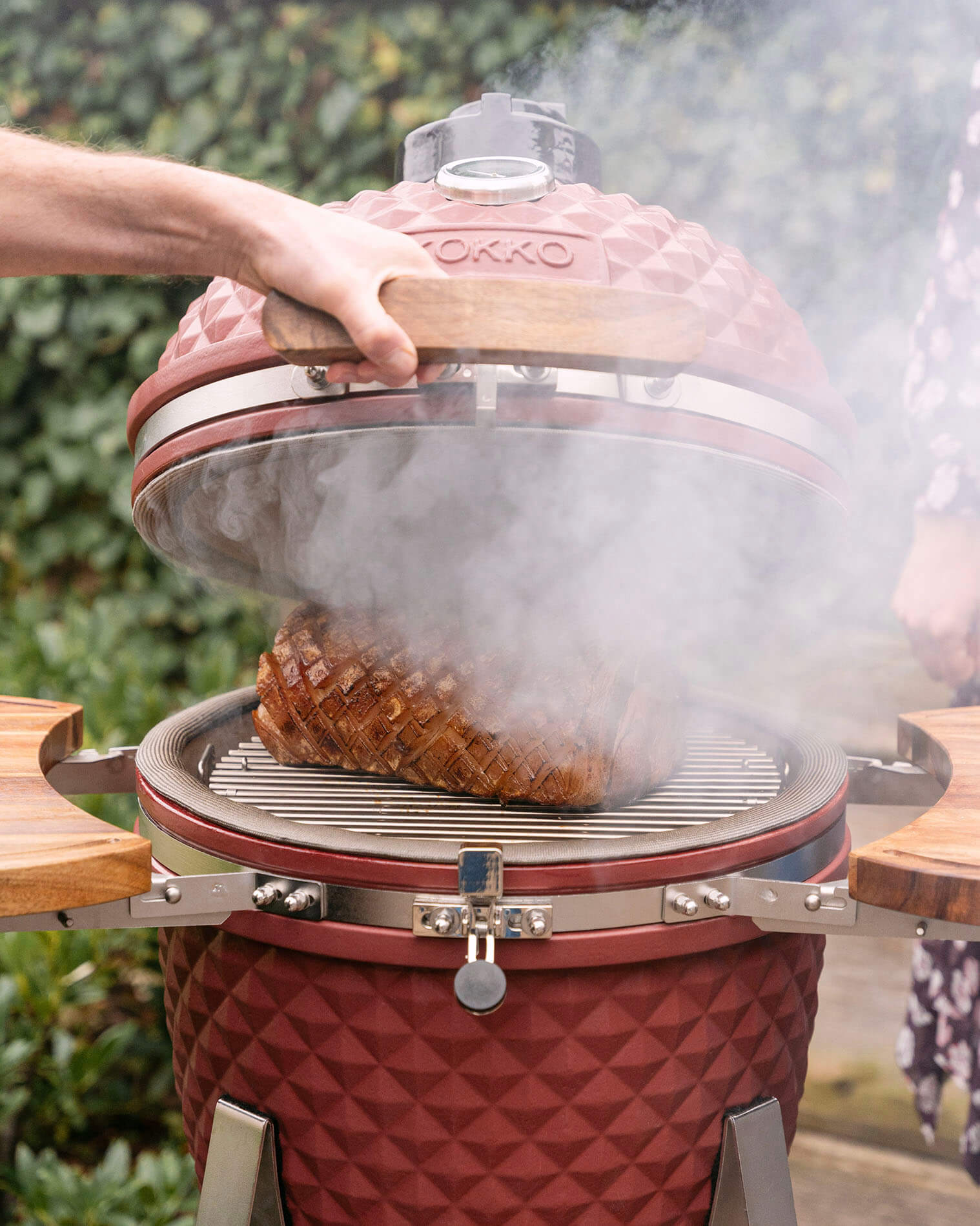 Kamado Kokko fumante rosso ossido