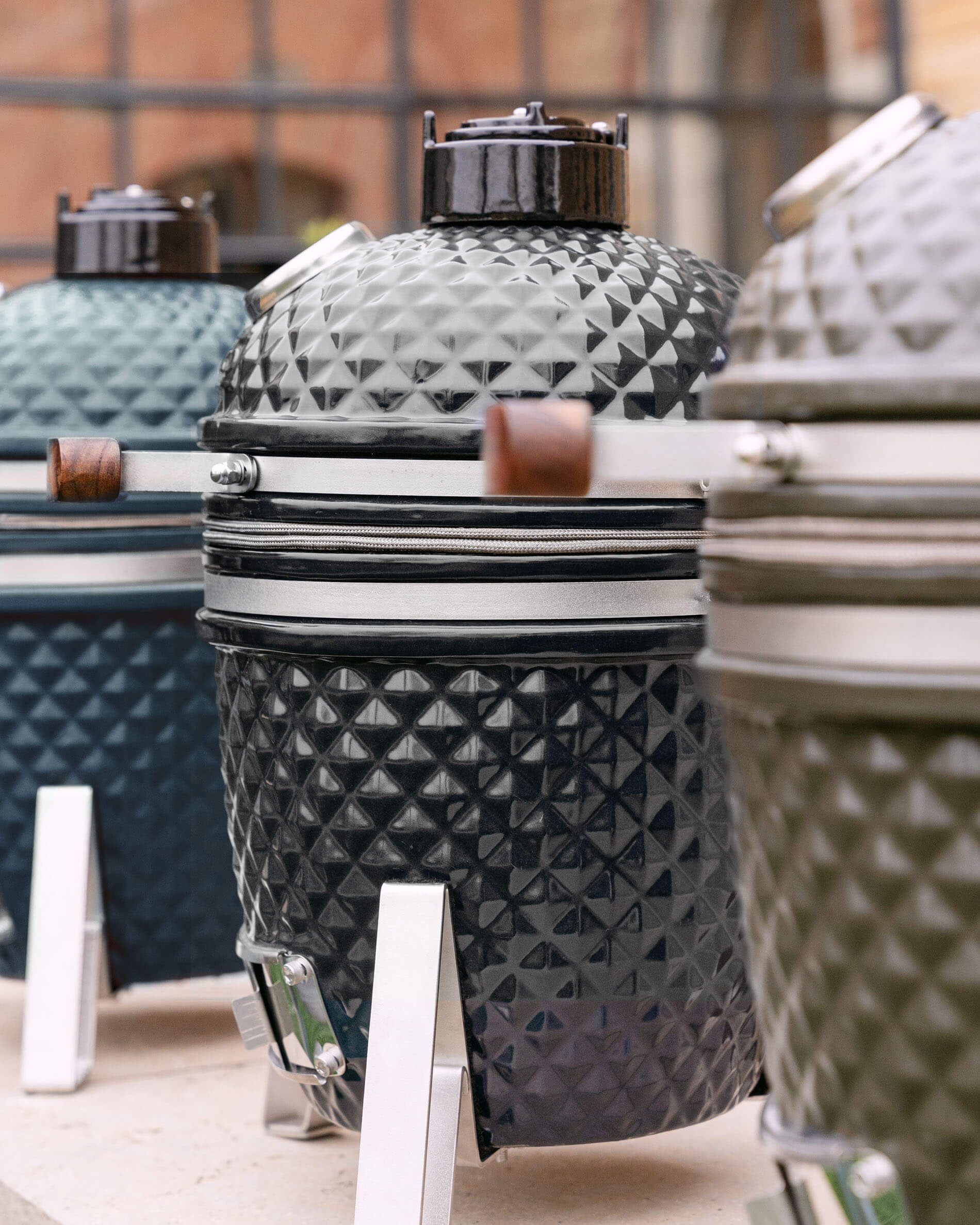 Little Kokko 13 in ceramica, presentato in diverse colorazioni.